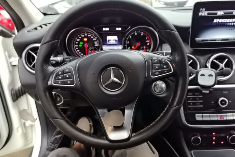 Used Mercedes-Benz GLA 2018 GLA 200 Fashion Model Steering Wheel