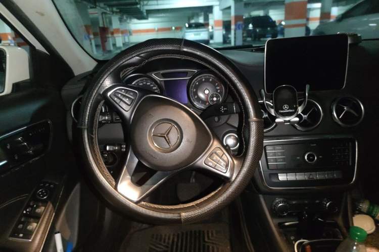 Used Mercedes-Benz GLA 2018 GLA 200 Fashion Model Steering Wheel