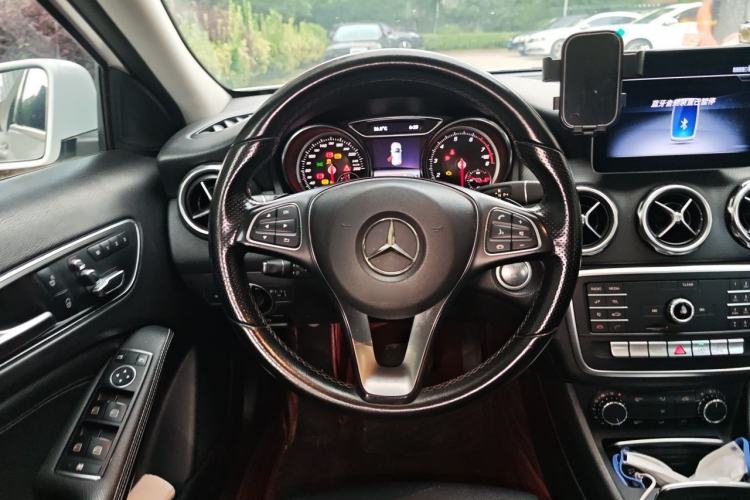 Used Mercedes-Benz GLA 2018 GLA 200 Sport Edition Steering Wheel
