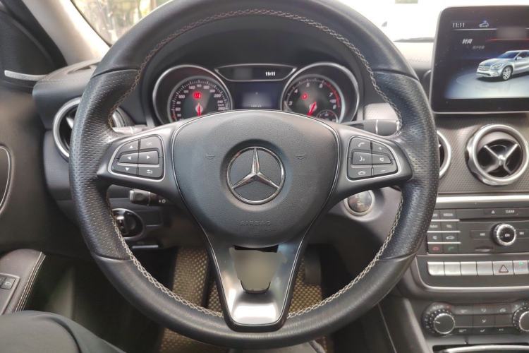 Used Mercedes-Benz GLA 2018 GLA 220 4MATIC Sport Edition Steering Wheel