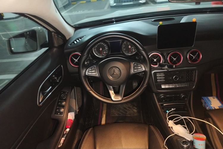 Used Mercedes-Benz GLA 2018 GLA 200 Sport Edition Steering Wheel