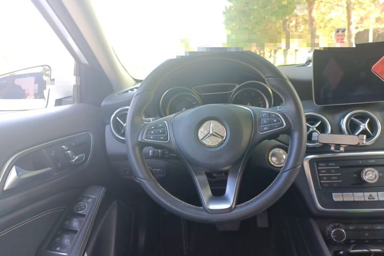 Used Mercedes-Benz GLA 2018 GLA 200 Sport Edition Steering Wheel
