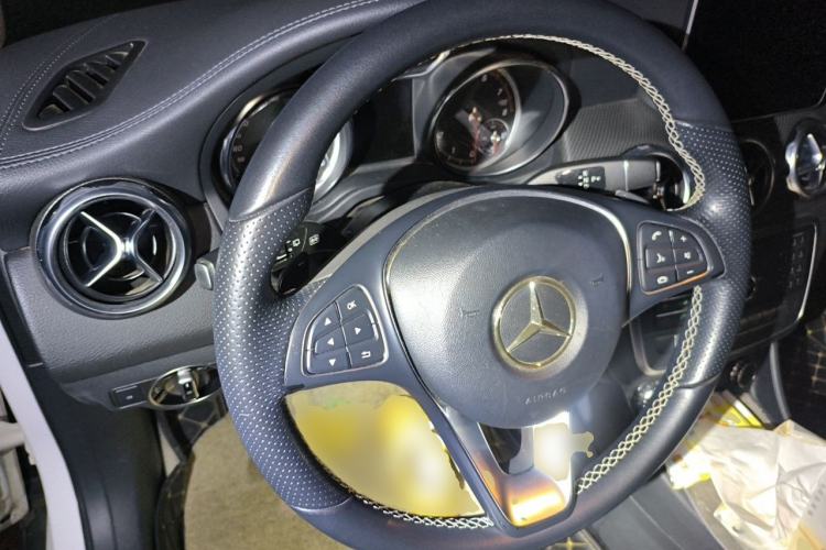 Used Mercedes-Benz GLA 2018 GLA 200 Fashion Model Steering Wheel