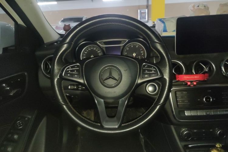 Used Mercedes-Benz GLA 2018 GLA 200 Sport Edition Steering Wheel