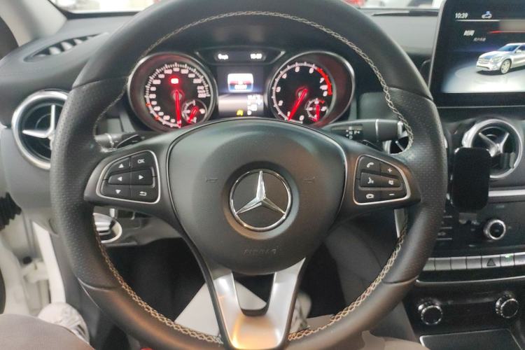 Used Mercedes-Benz GLA 2018 GLA 220 4MATIC Sport Edition Steering Wheel