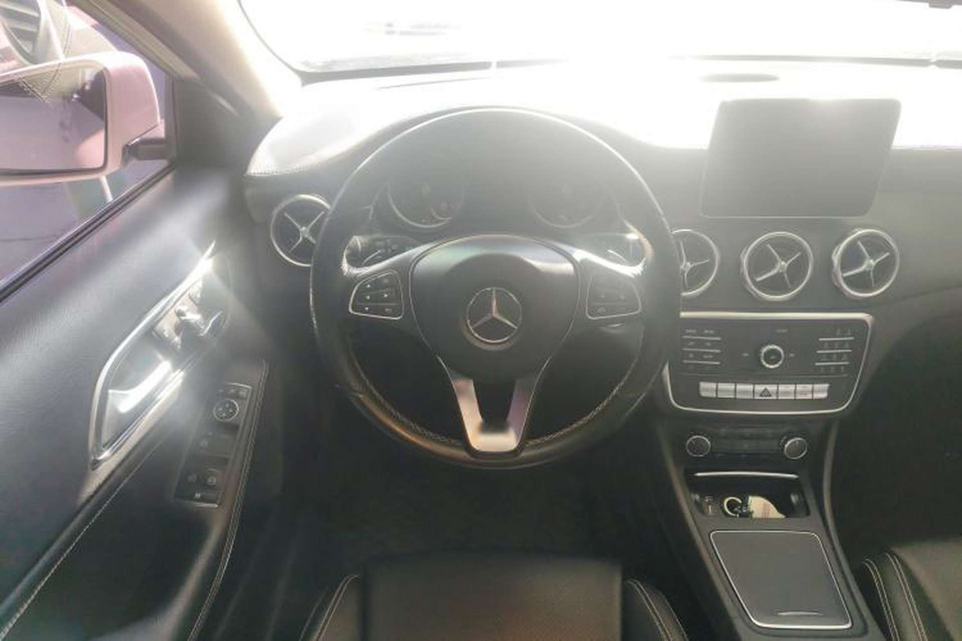 Used Mercedes-Benz GLA 2018 GLA 200 Fashion Model Steering Wheel