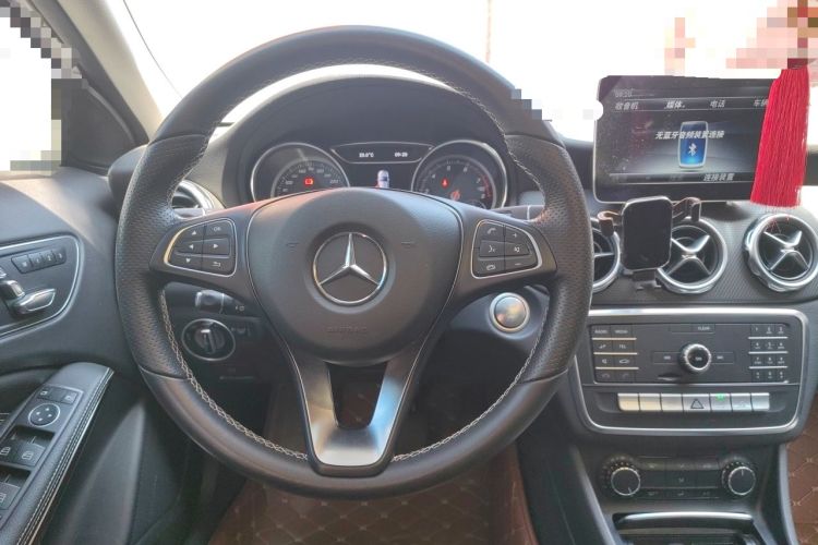 Used Mercedes-Benz GLA 2018 GLA 200 Sport Edition Steering Wheel