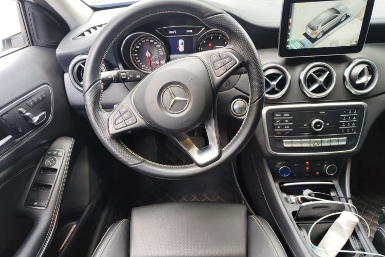 Used Mercedes-Benz GLA 2018 GLA 200 Fashion Model Steering Wheel