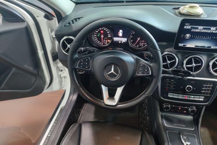 Used Mercedes-Benz GLA 2018 GLA 200 Fashion Model Steering Wheel