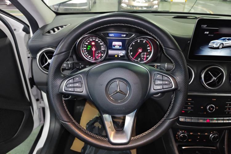 Used Mercedes-Benz GLA 2018 GLA 220 4MATIC Sport Edition Steering Wheel