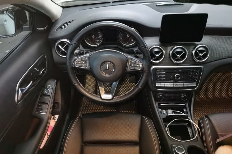 Used Mercedes-Benz GLA 2018 GLA 220 4MATIC Sport Edition Steering Wheel