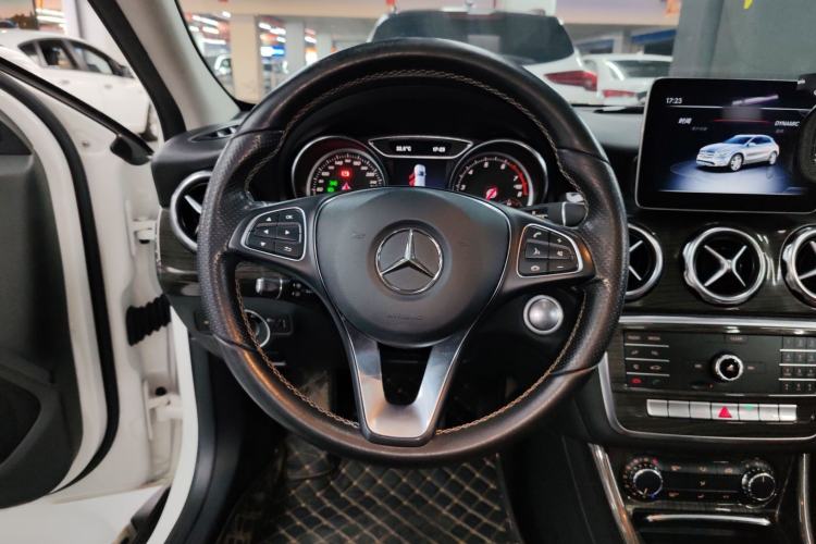 Used Mercedes-Benz GLA 2018 GLA 200 Sport Edition Steering Wheel