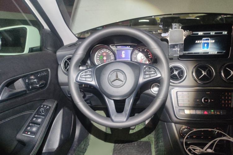 Used Mercedes-Benz GLA 2018 GLA 200 Fashion Model Steering Wheel