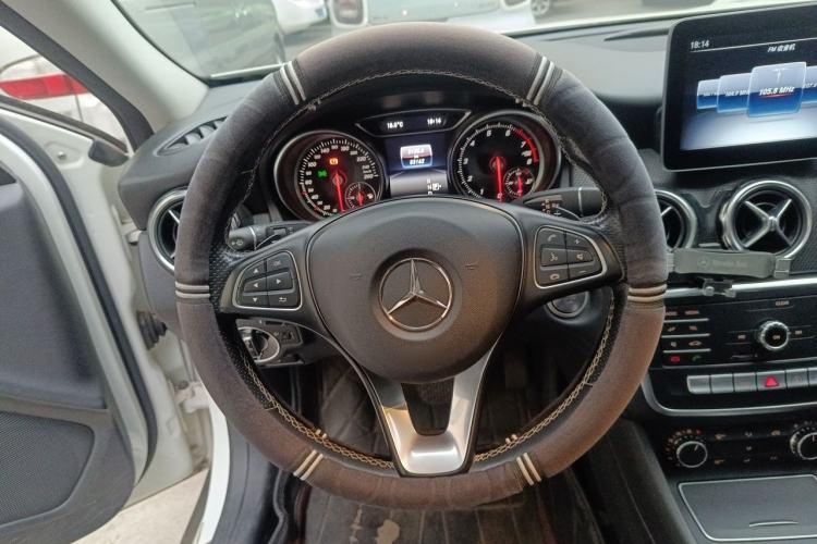Used Mercedes-Benz GLA 2018 GLA 200 Sport Edition Steering Wheel