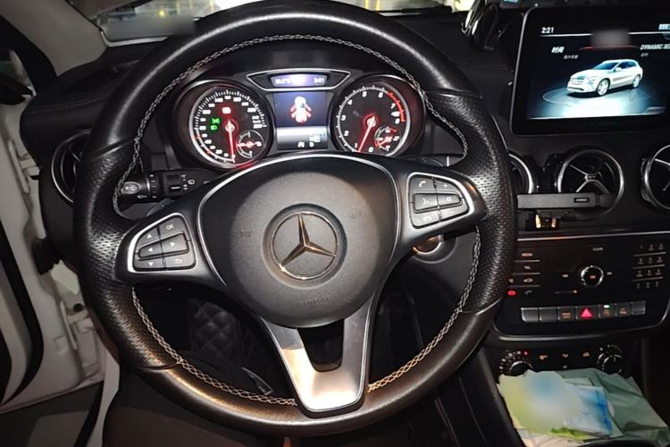 Used Mercedes-Benz GLA 2018 GLA 200 Fashion Model Steering Wheel