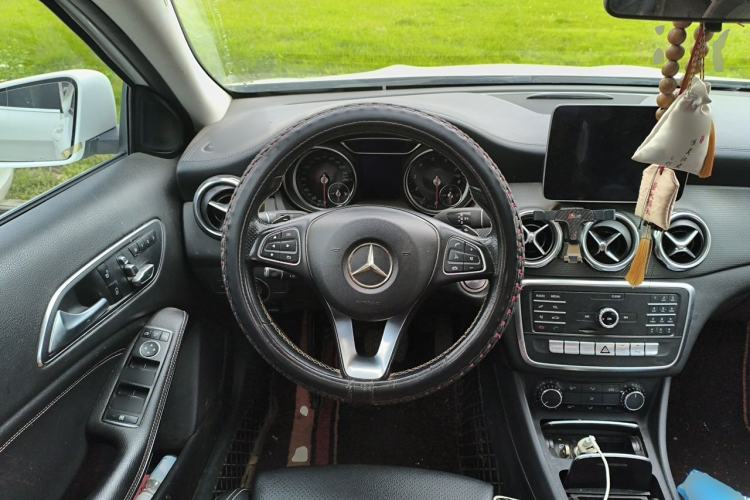 Used Mercedes-Benz GLA 2018 GLA 200 Fashion Model Steering Wheel