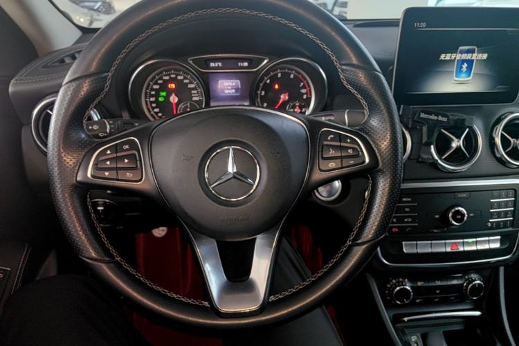 Used Mercedes-Benz GLA 2018 GLA 200 Fashion Model Steering Wheel