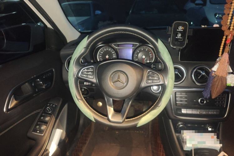 Used Mercedes-Benz GLA 2018 GLA 200 Fashion Model Steering Wheel