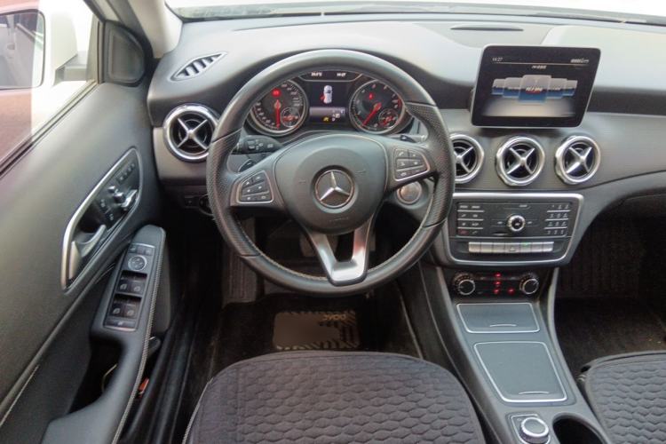 Used Mercedes-Benz GLA 2018 GLA 200 Sport Edition Steering Wheel