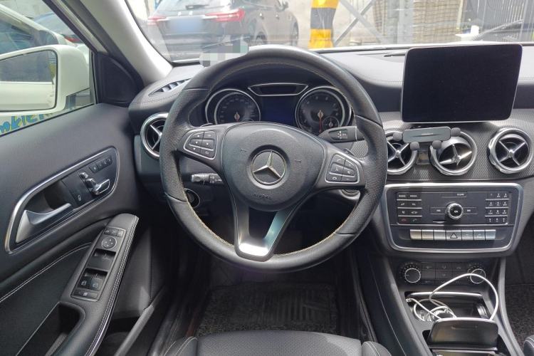 Used Mercedes-Benz GLA 2018 GLA 200 Fashion Model Steering Wheel