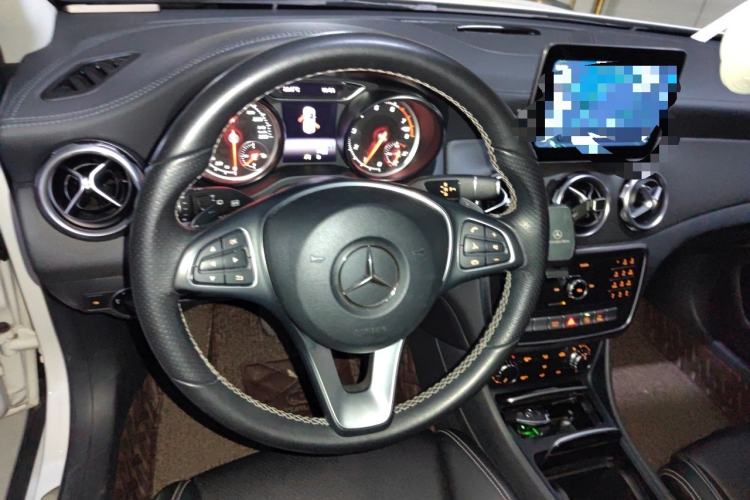 Used Mercedes-Benz GLA 2018 GLA 200 Fashion Model Steering Wheel