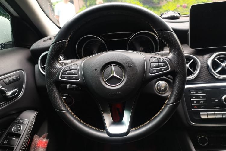 Used Mercedes-Benz GLA 2018 GLA 200 Fashion Model Steering Wheel