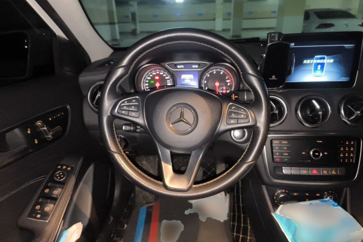 Used Mercedes-Benz GLA 2018 GLA 200 Fashion Model Steering Wheel