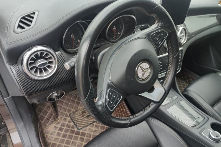 Used Mercedes-Benz GLA 2018 GLA 200 Fashion Model Steering Wheel
