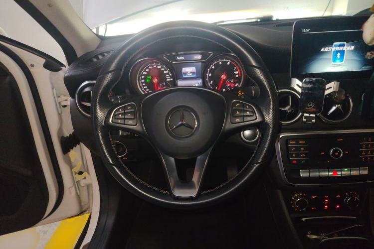 Used Mercedes-Benz GLA 2018 GLA 200 Fashion Model Steering Wheel
