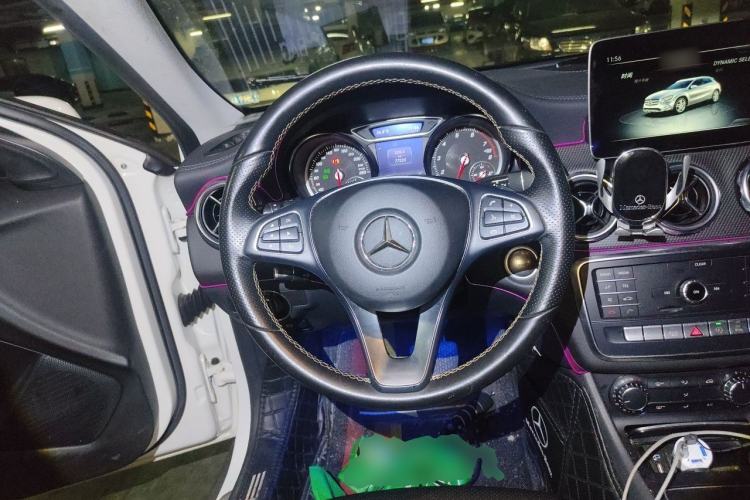 Used Mercedes-Benz GLA 2018 GLA 200 Fashion Model Steering Wheel