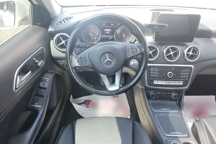 Used Mercedes-Benz GLA 2018 GLA 200 Sport Edition Steering Wheel