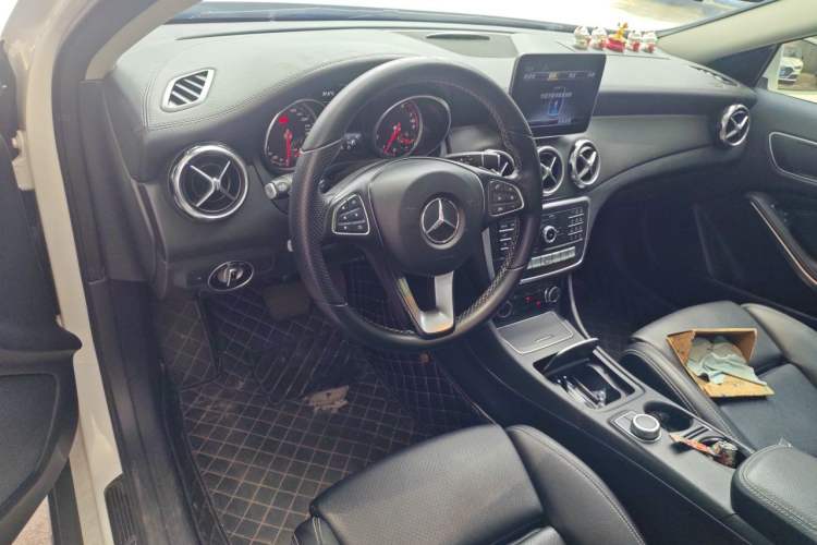Used Mercedes-Benz GLA 2018 GLA 200 Fashion Model Steering Wheel