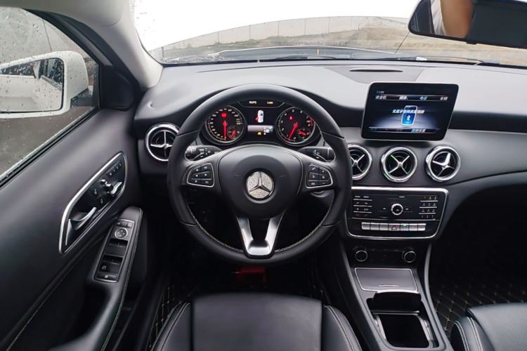 Used Mercedes-Benz GLA 2018 GLA 200 Sport Edition Steering Wheel