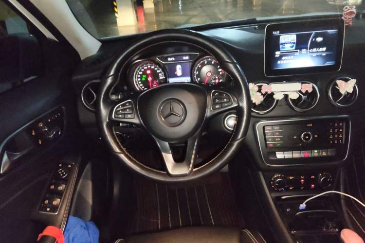 Used Mercedes-Benz GLA 2018 GLA 200 Sport Edition Steering Wheel