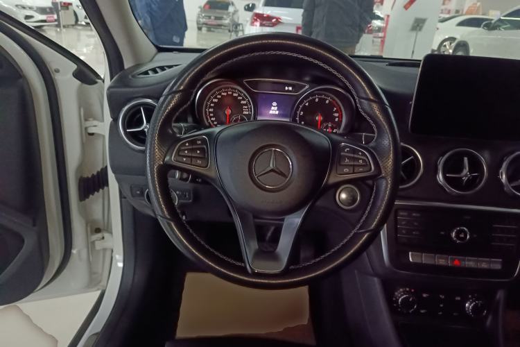 Used Mercedes-Benz GLA 2018 GLA 200 Sport Edition Steering Wheel