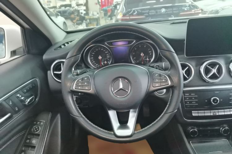 Used Mercedes-Benz GLA 2018 GLA 200 Fashion Model Steering Wheel