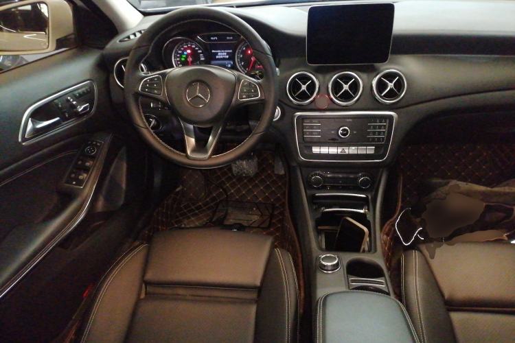 Used Mercedes-Benz GLA 2018 GLA 200 Fashion Model Steering Wheel