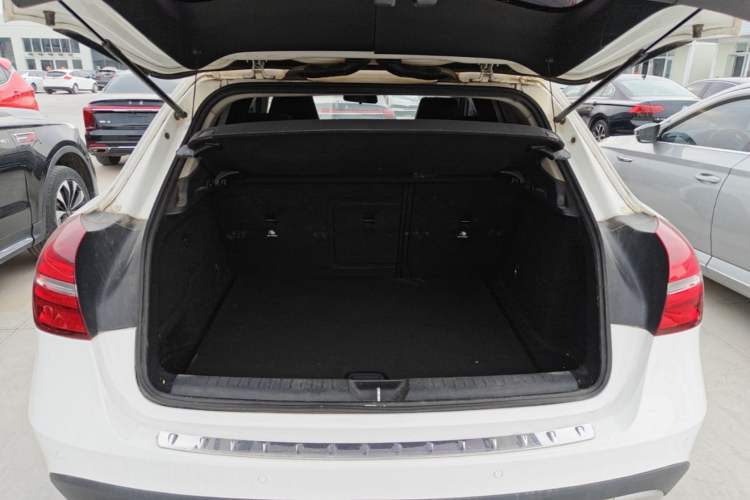 Used Mercedes-Benz GLA 2018 GLA 200 Fashion Model Trunk