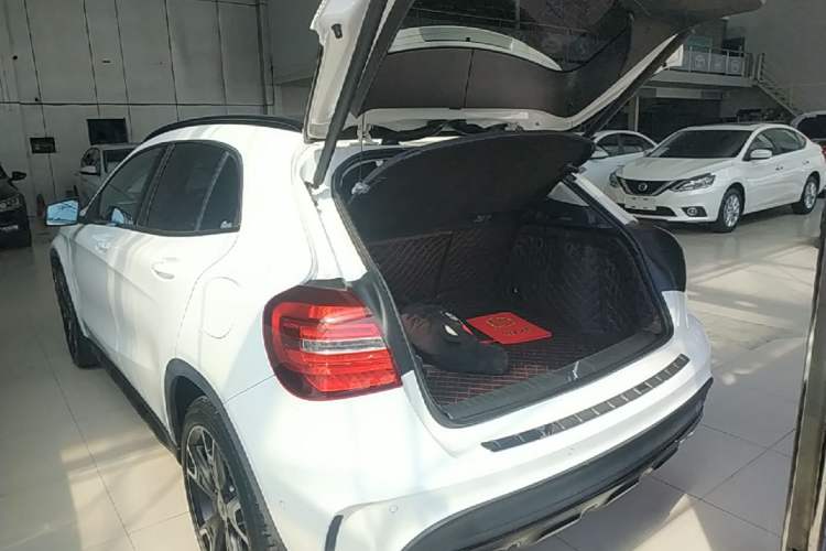 Used Mercedes-Benz GLA 2018 GLA 220 4MATIC Sport Edition Trunk