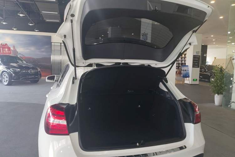 Used Mercedes-Benz GLA 2018 GLA 200 Sport Edition Trunk