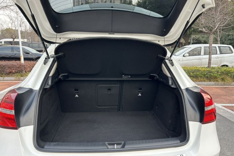 Used Mercedes-Benz GLA 2018 GLA 200 Fashion Model Trunk
