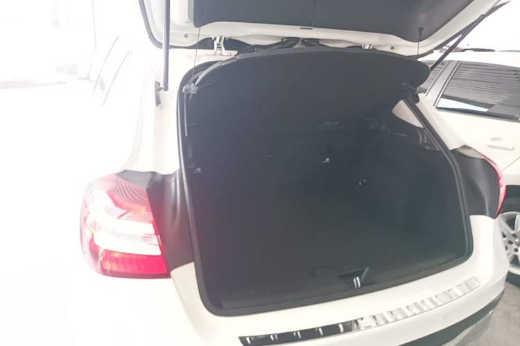 Used Mercedes-Benz GLA 2018 GLA 200 Fashion Model Trunk