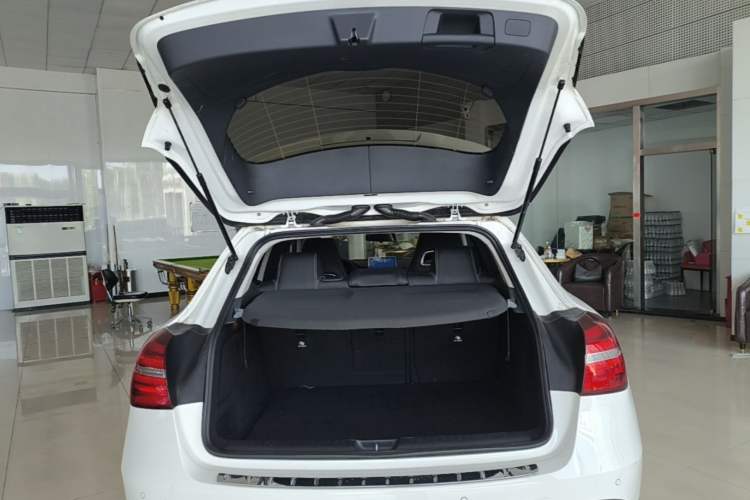 Used Mercedes-Benz GLA 2018 GLA 200 Fashion Model Trunk