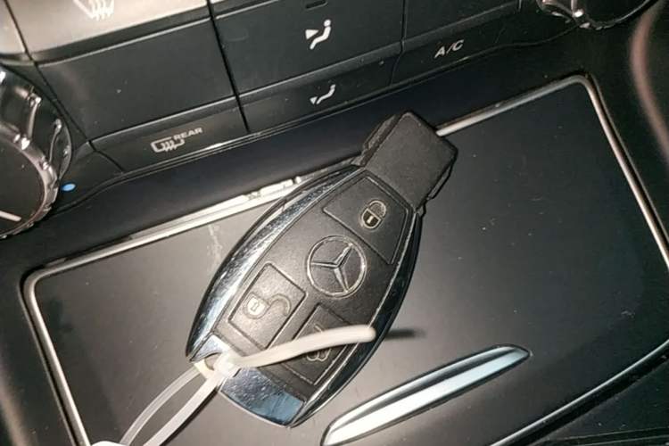 Used Mercedes-Benz GLA 2018 GLA 200 Fashion Model Vehicle Key