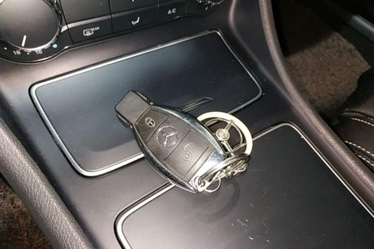 Used Mercedes-Benz GLA 2018 GLA 200 Fashion Model Vehicle Key