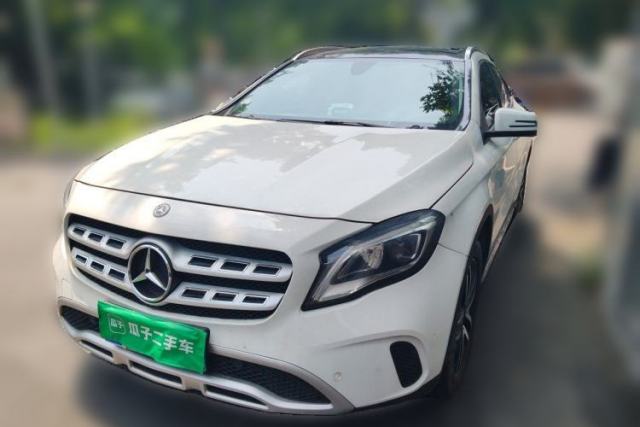 Mercedes-Benz GLA 2018 GLA 200 Fashion Model مستعملة