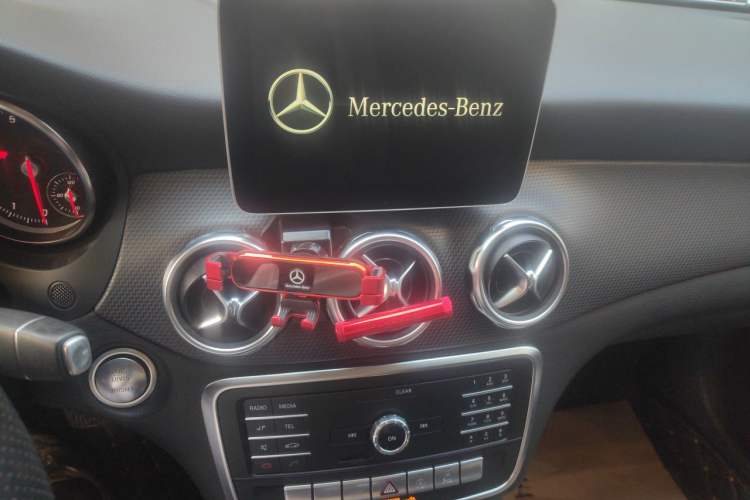Used Mercedes-Benz GLA 2018 GLA 200 Sport Edition Audio And AC Panel