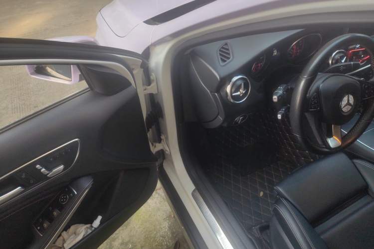 Used Mercedes-Benz GLA 2018 GLA 200 Sport Edition Driver Seat