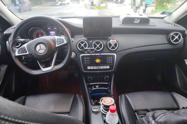 Used Mercedes-Benz GLA 2019 GLA 200 Fashion Model Center Console