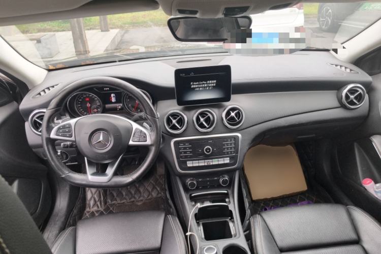 Used Mercedes-Benz GLA 2019 GLA 200 Fashion Model Center Console
